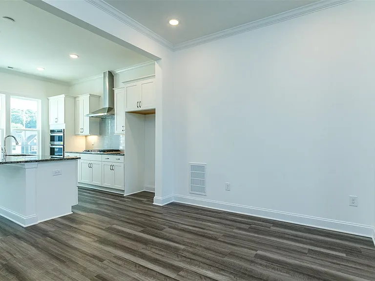 306 Clementine Dr — Photo 13