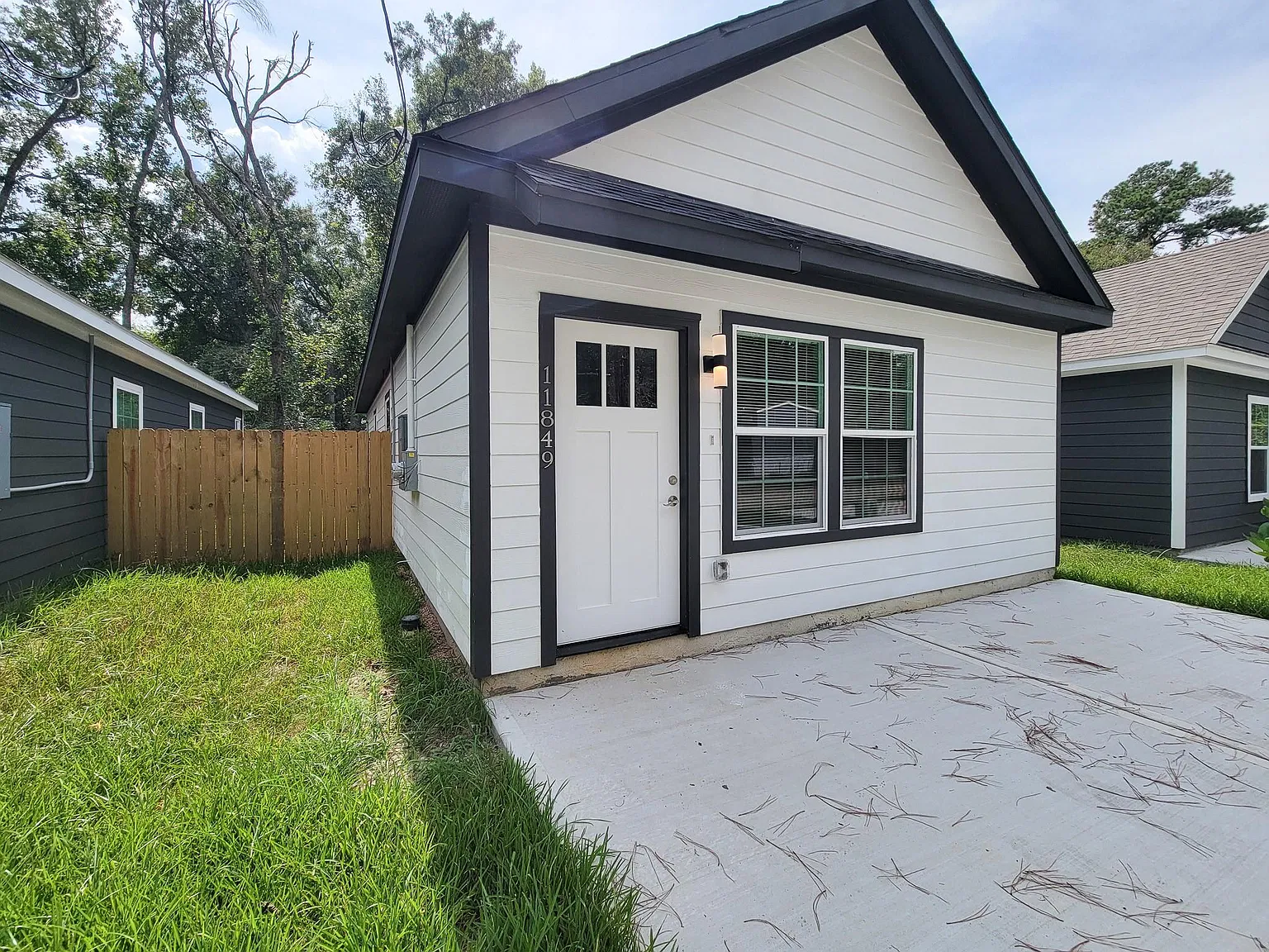 3 bed, 1000 sqft, $1,350 — Photo 2