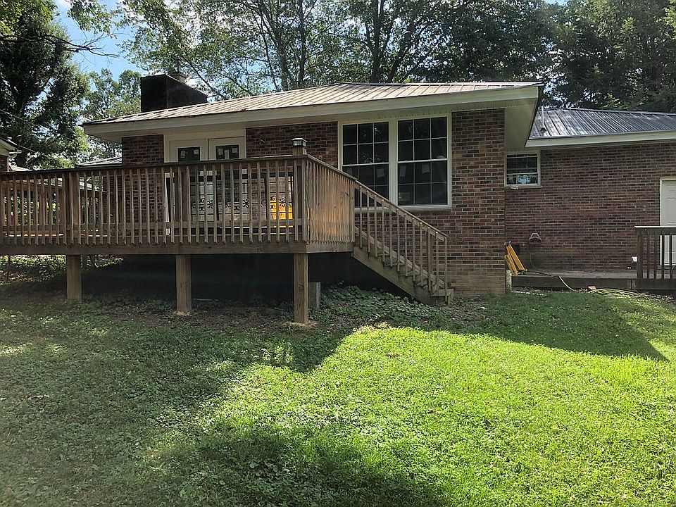 1st image of 7 Lake Chadesa Dr
