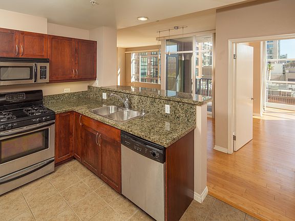 3rd image of 530 K St Unit 402