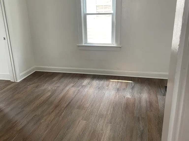 2023 Loretta Ave — Photo 5