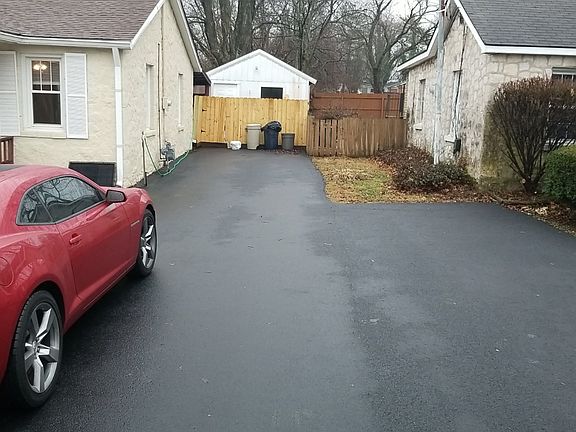 3rd image of 1128 Cabell Dr