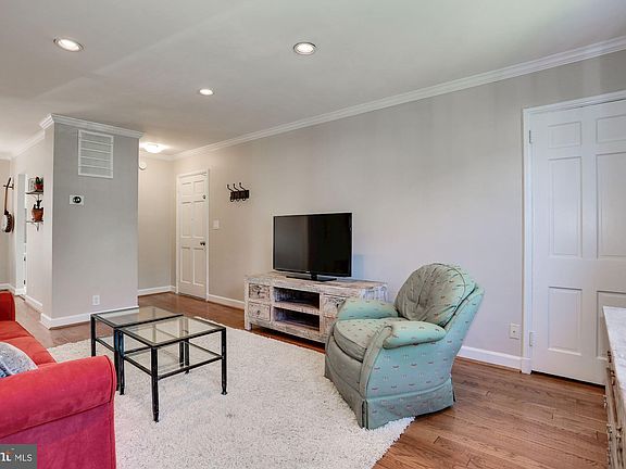4th image of 3439 S Stafford St APT B1