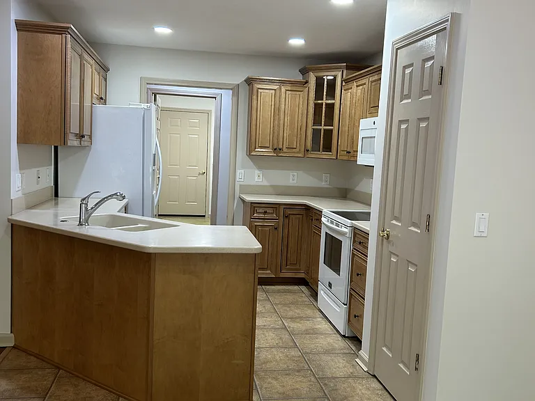 129 Ivy Ln — Photo 6