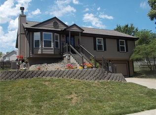 1862 Mourning Dove Dr, Liberty, MO 64068