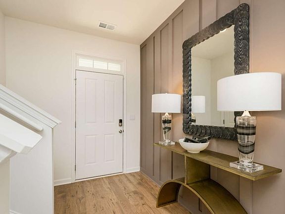 4th image of 6014 Knickerbocker St