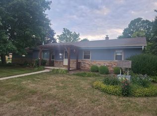 W180N8571 Town Hall Rd, Menomonee Falls, WI 53051