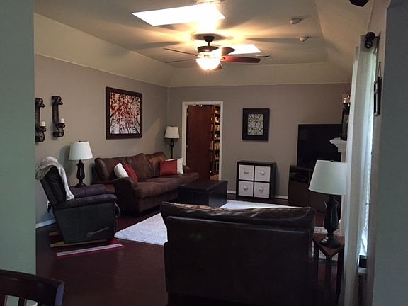 4th image of 1303 Ford Circle Dr