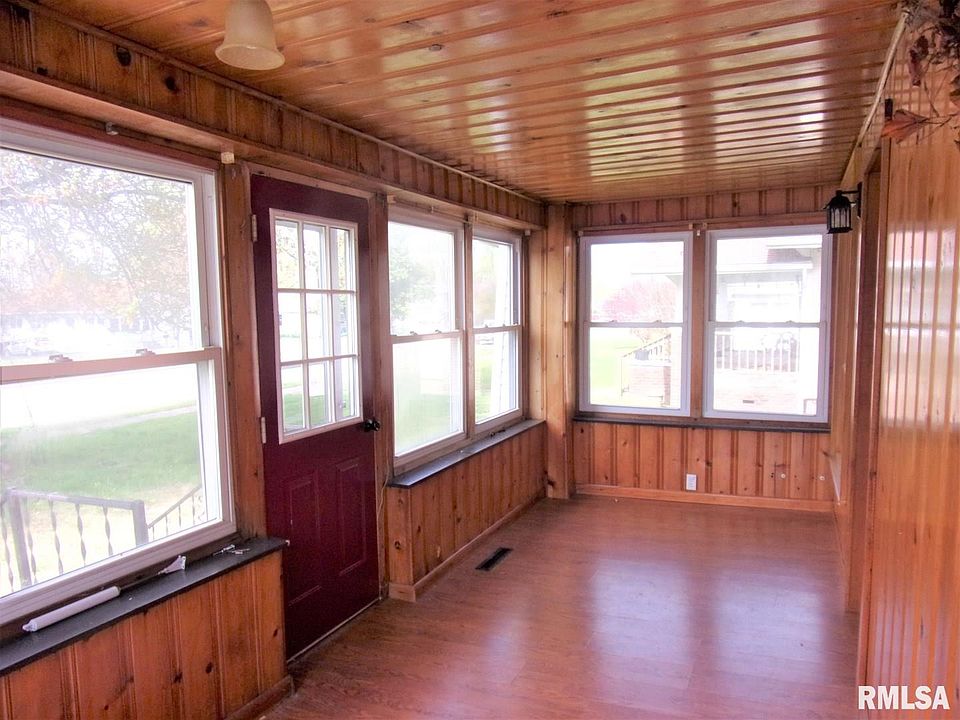 222 S Main St, Zeigler, IL 62999 Zillow