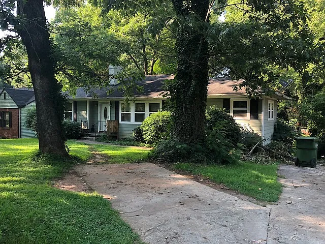 1621 Sandtown Rd SW photo 1