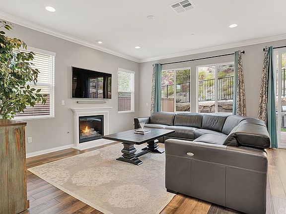 5th image of 1743 Avenida Regina