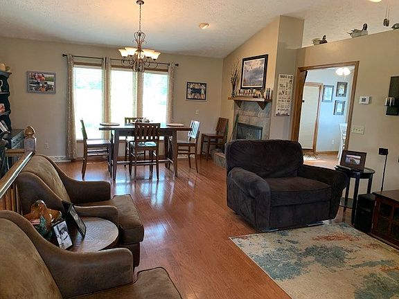 4th image of 422 Mockingbird Ln