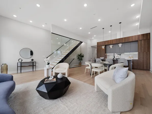 373 New York Avenue image 2 of 28