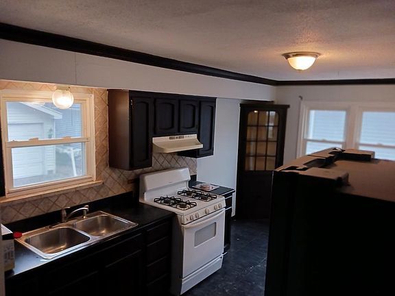 5th image of 903 Mayfield Dr