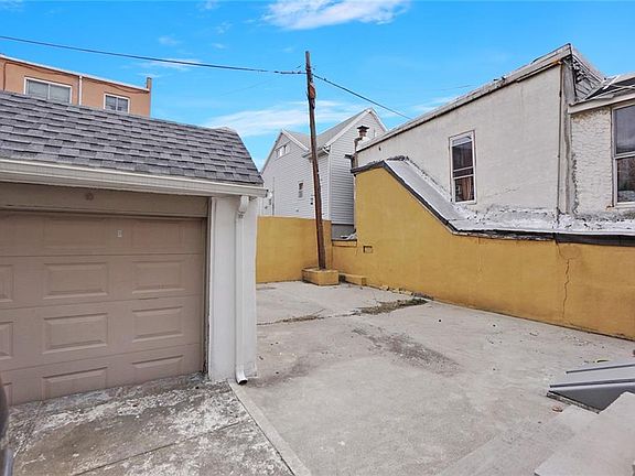 3rd image of 142 Bay 47th St