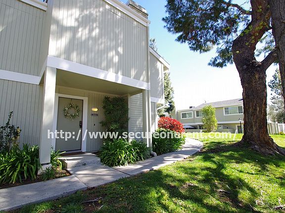 2nd image of 22131 Burbank Blvd Unit 1