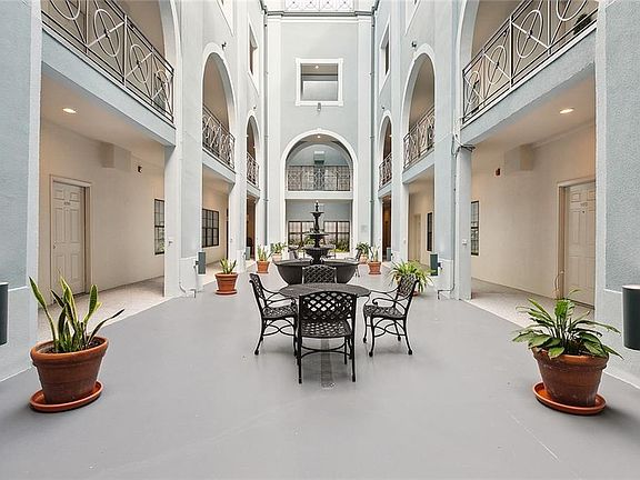 2nd image of 760 Magazine St APT 224