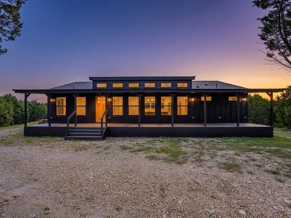 8512 Hilltop Dr, Cleburne, TX 76033