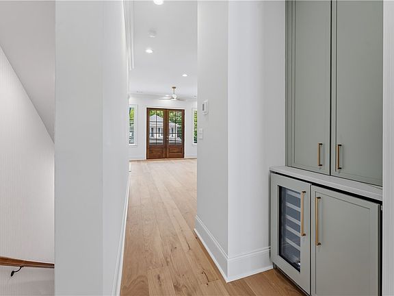 5th image of 310 Samford Ave #104
