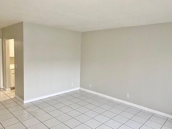 4th image of 2303 S Federal Hwy APT 9