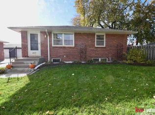 4635 Hillside St, Lincoln, NE 68506