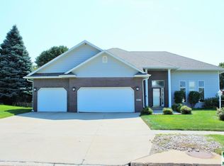 2012 Strawberry Ln, Sioux City, IA 51104