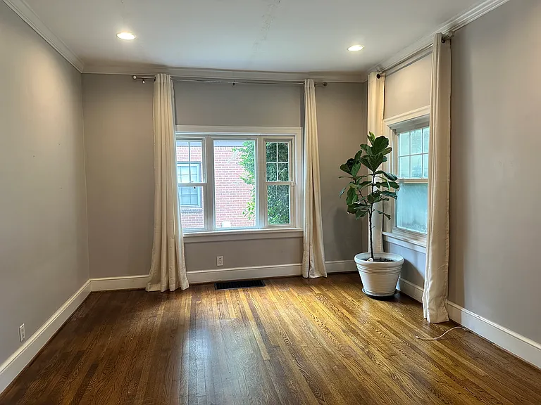316 Coventry Rd — Photo 5