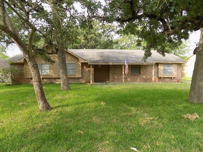 1st image of 1116 Merry Oaks Dr