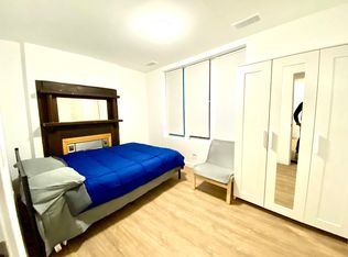 2385 Dundas St W, Toronto, ON M6P1X2