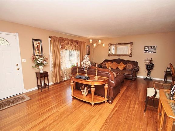 3rd image of 3680 Nottingham Ave