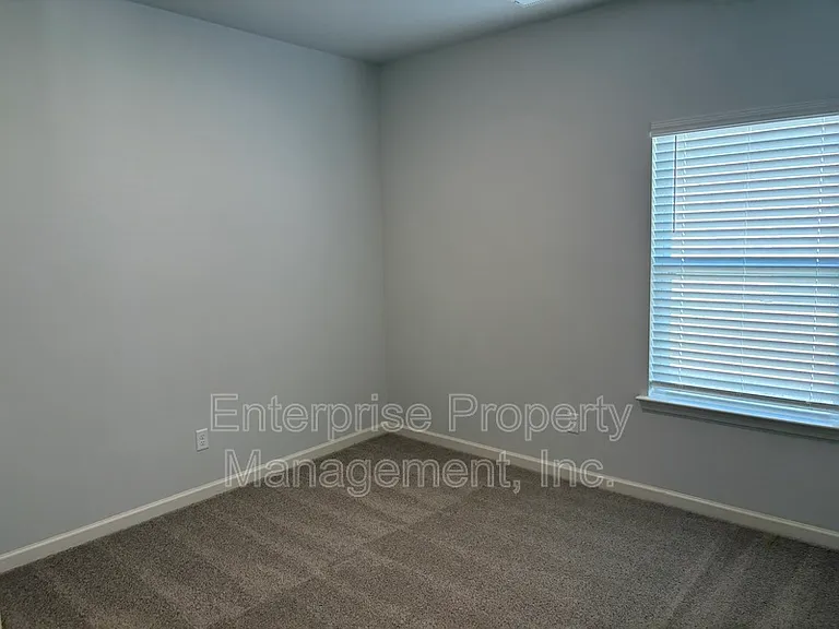 250 Kipling Dr — Photo 8