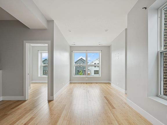 3rd image of 2526 W Lexington St #3