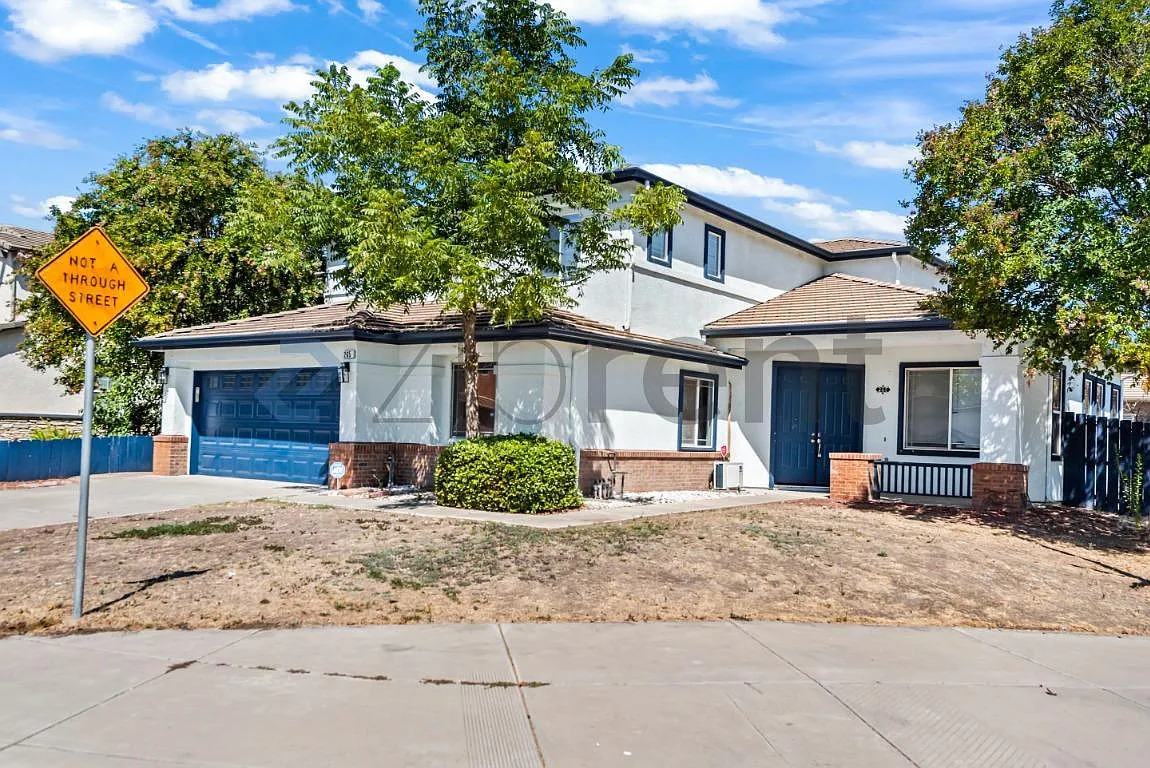 3 bed, 2995 sqft, $3,100 — Photo 2