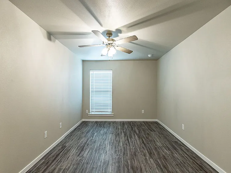 1901 Langford Ave #B — Photo 9