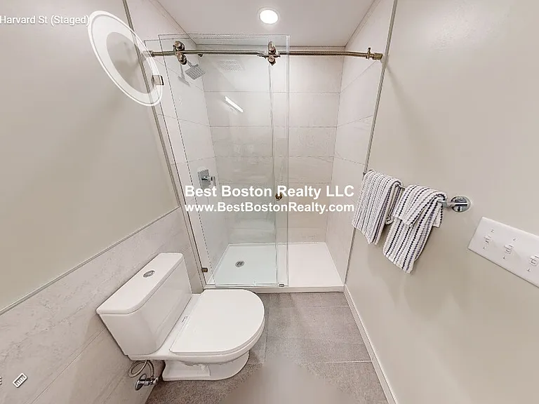 386 Harvard St — Photo 16