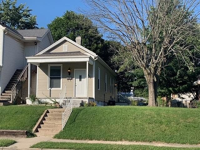 1st image of 872 Ross Ave