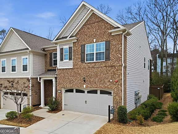 4th image of 207 Holden Way