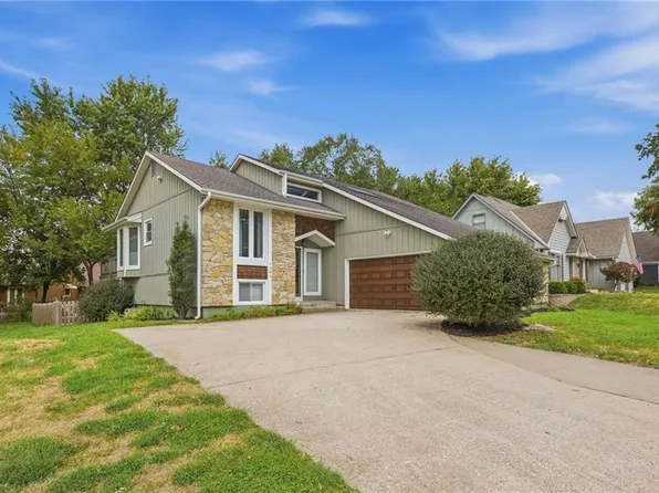 4082 SW Marline Dr, Lees Summit, MO 64082