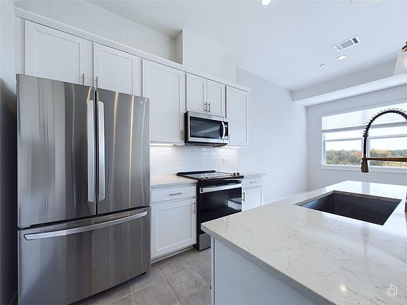 5th image of 12001 Vista Parke Dr #904