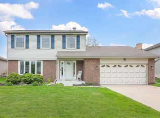 1115 Monroe Dr, Bartlett, IL 60103