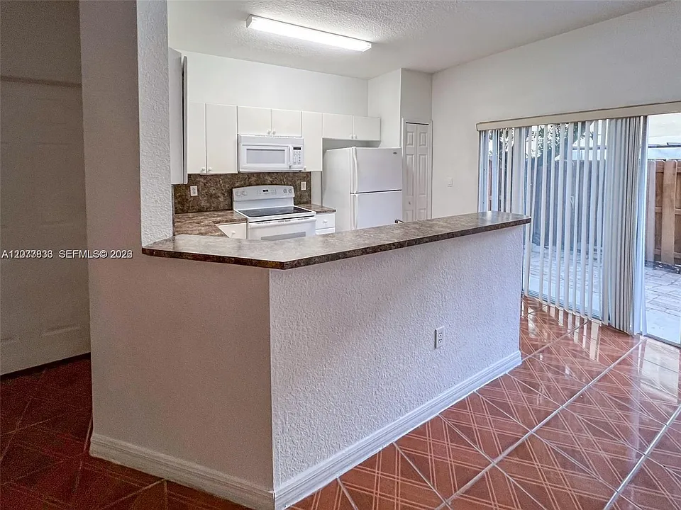 8245 NW 108th Ave #815