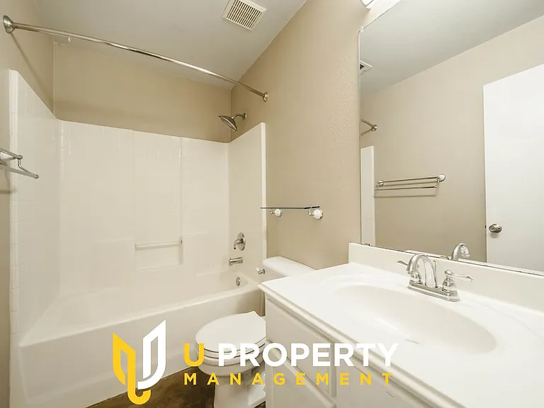 2211 Lilac Cir — Photo 19