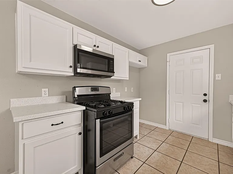 8607 Valley Forest Dr — Photo 9
