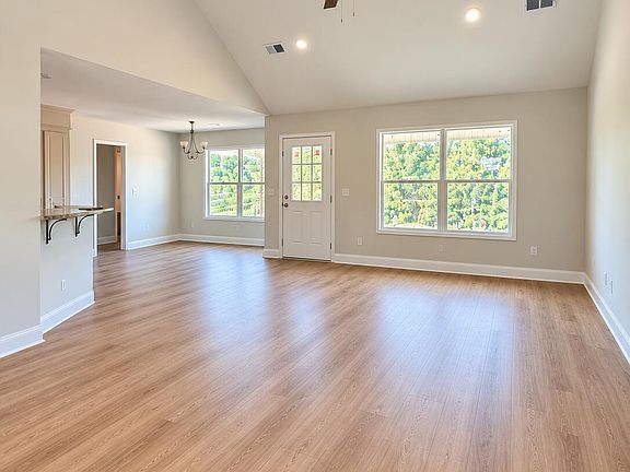 3rd image of 5590 Halley Rd
