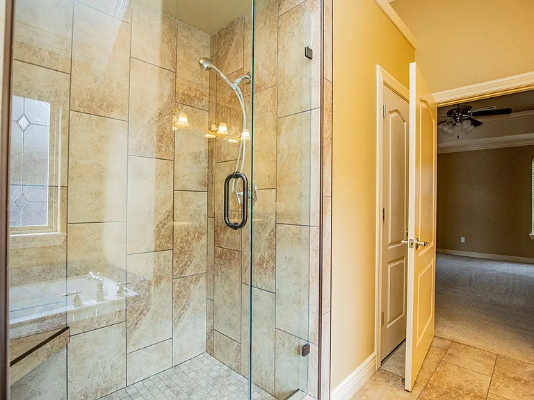 2308 Chinquapin — Photo 21