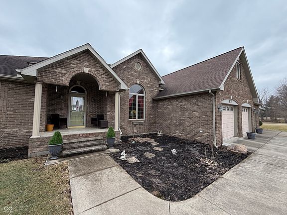 3rd image of 1131 E Tonya Dr