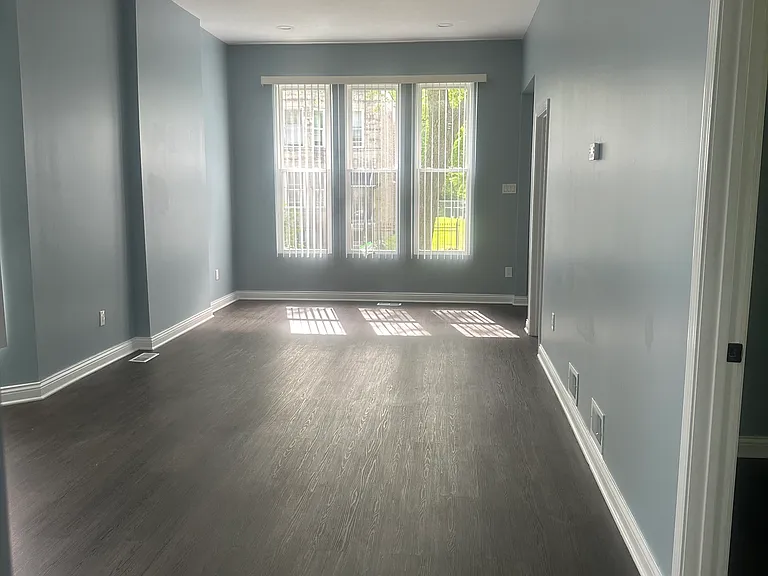 5313 S May St — Photo 2