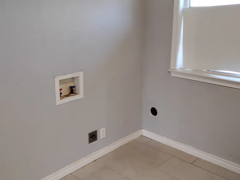 Pine Ln — Photo 2