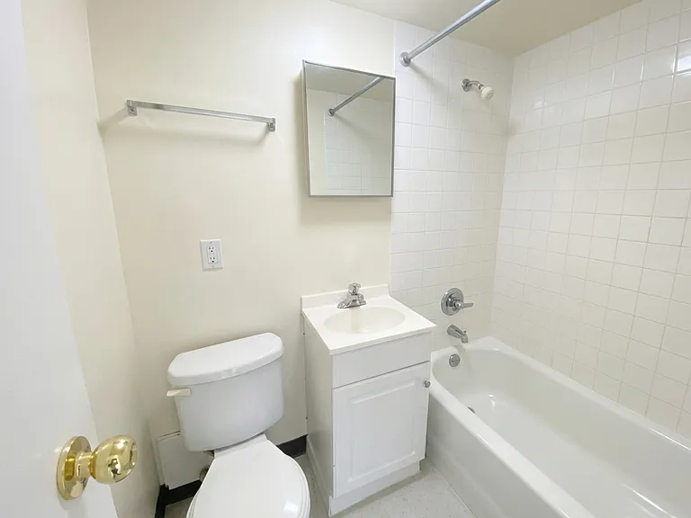 401 Princess St — Photo 12