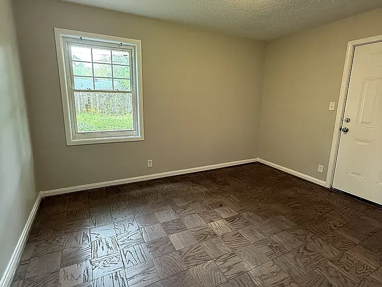 3 bed, 1444 sqft, $999 — Photo 4